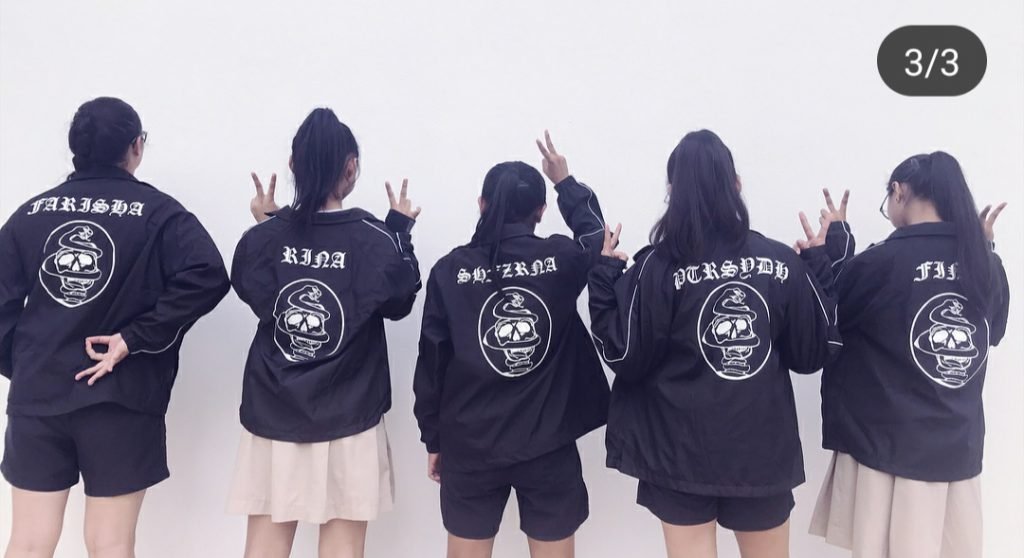 class tshirt jacket